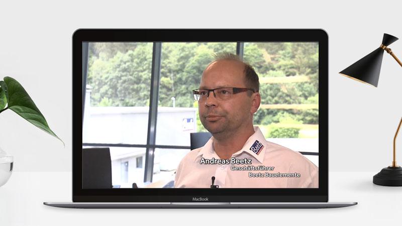 Fernsehinterview beim Fernsehsender TVO mit Herrn Beetz, dem Geschäftsführer der Firma Beetz Bauelemente.